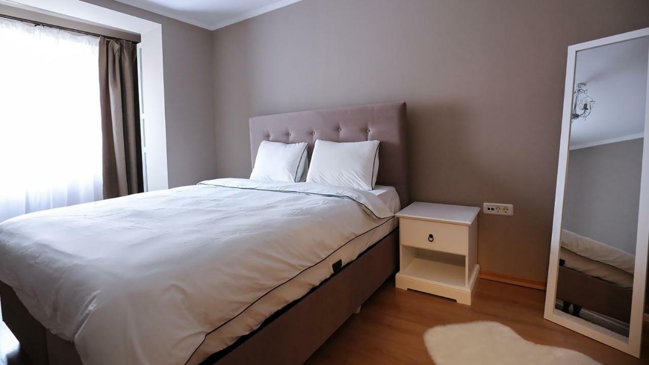 Old Square Apartments 5 티미쇼아라 외부 사진