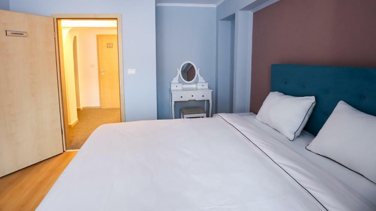 Old Square Apartments 5 티미쇼아라 외부 사진